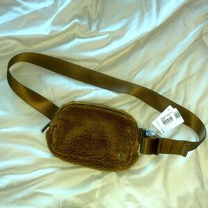 Everywhere belt bag - fleece - brown - never worn